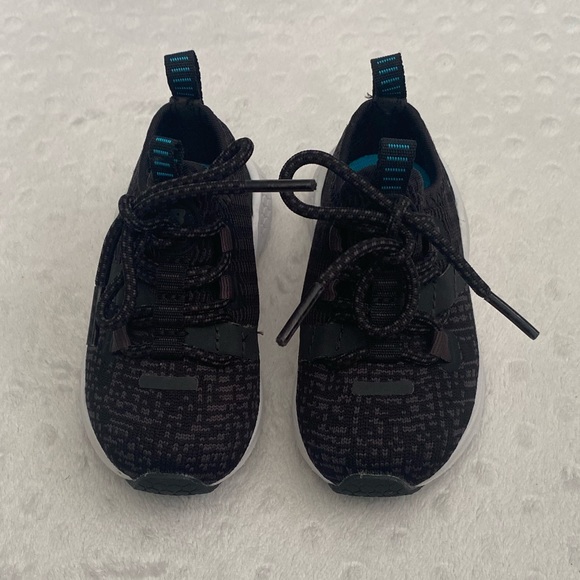 New Balance Toddler Shoes (size 5) - Picture 2 of 6